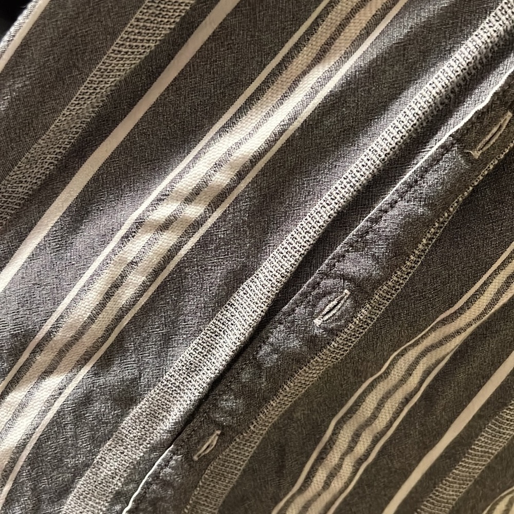 Button up - Picture 2 of 3